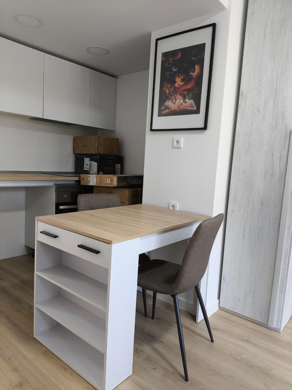 Estudios Homer Y Disney Con Piscina Olimpica Climatizada, Exterior,Gimnasio, Coworking, Netflix Y Wifi Gratis San Sebastián de los Reyes Dış mekan fotoğraf